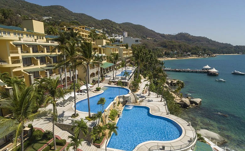 Camino Real hotel in Acapulco, inspiration for the Emilia Cruz's Palacio Real