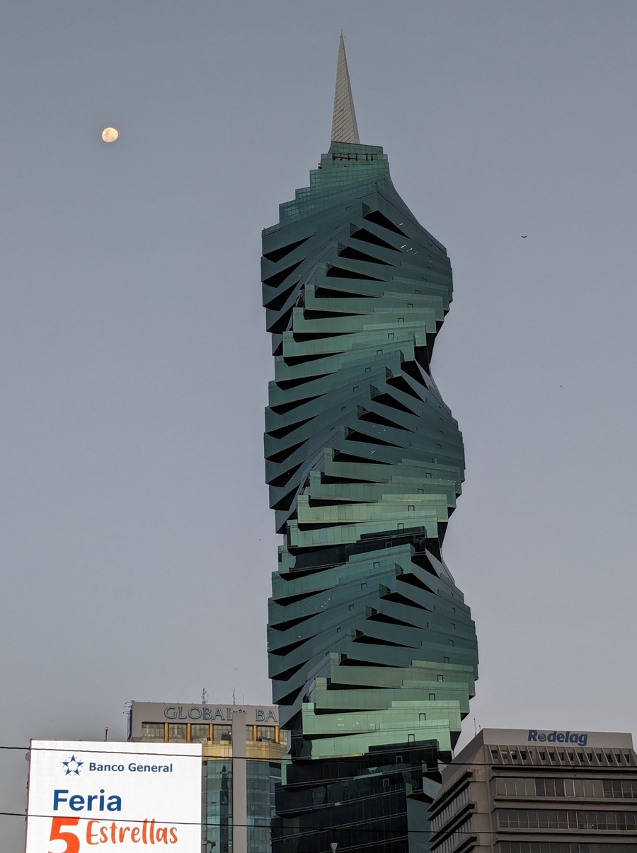 Spiral FandF Tower in Panama City, Panama via pixnio